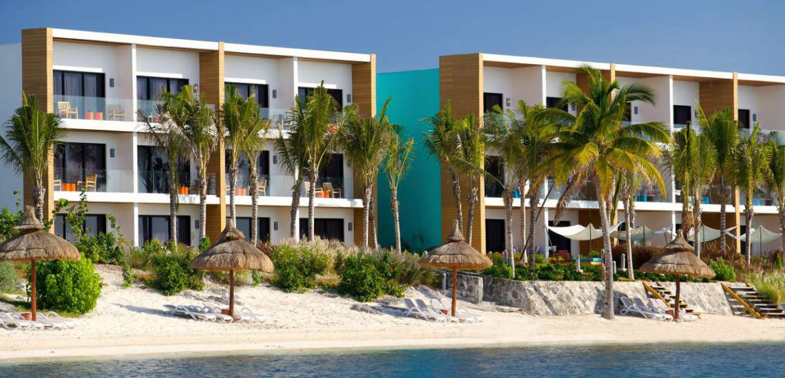 Club Med Cancun Yucatan, Mexique - Vue extérieure des bâtiments rénovés et moderne