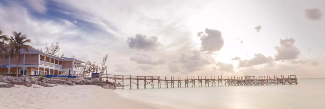 Club Med Columbus Isle, au Bahamas - Le complexe au coucher de Soleil